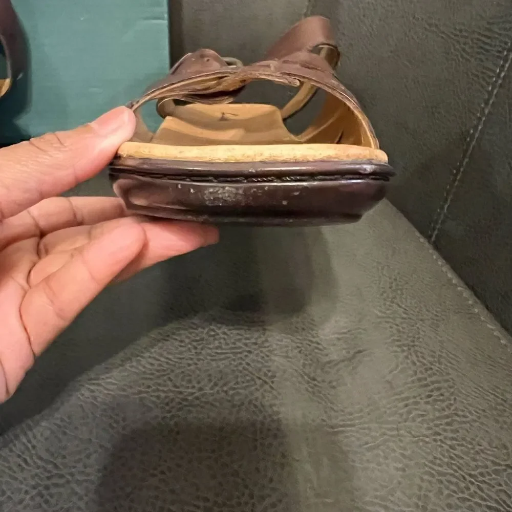 Clark’s Brown Leather Sandals Size 10 M Great Condition